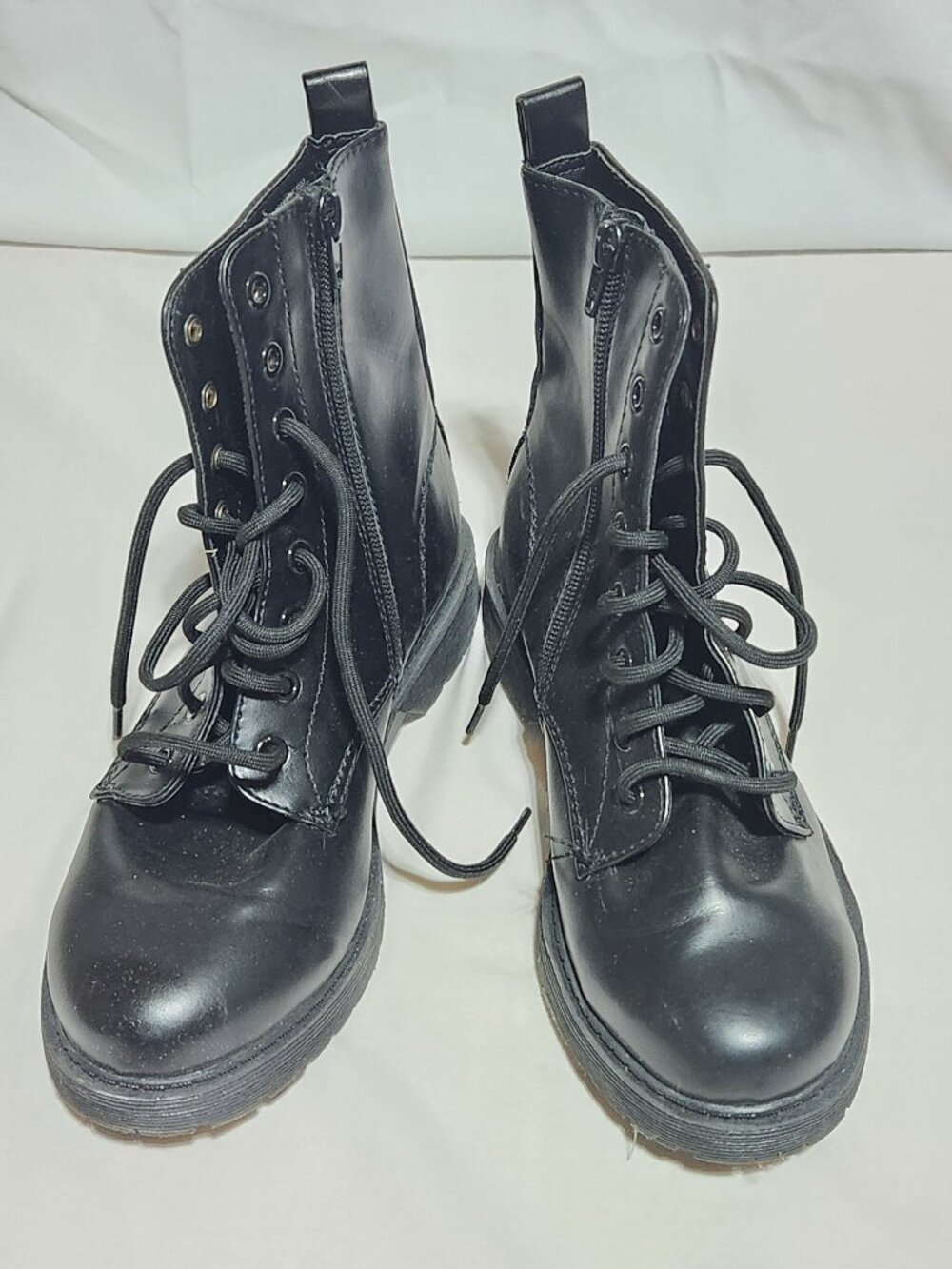 Time & Tru Girls’ Black Combat Boots – Size 6 | Perfect for Back‑to‑School!